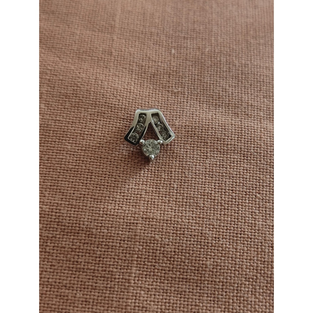 10K White Gold Diamond Chevron Pendant 0.25 CTW Round Brilliant Geometric Charm
